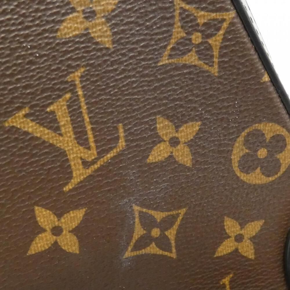 Louis Vuitton Shoulder Bags