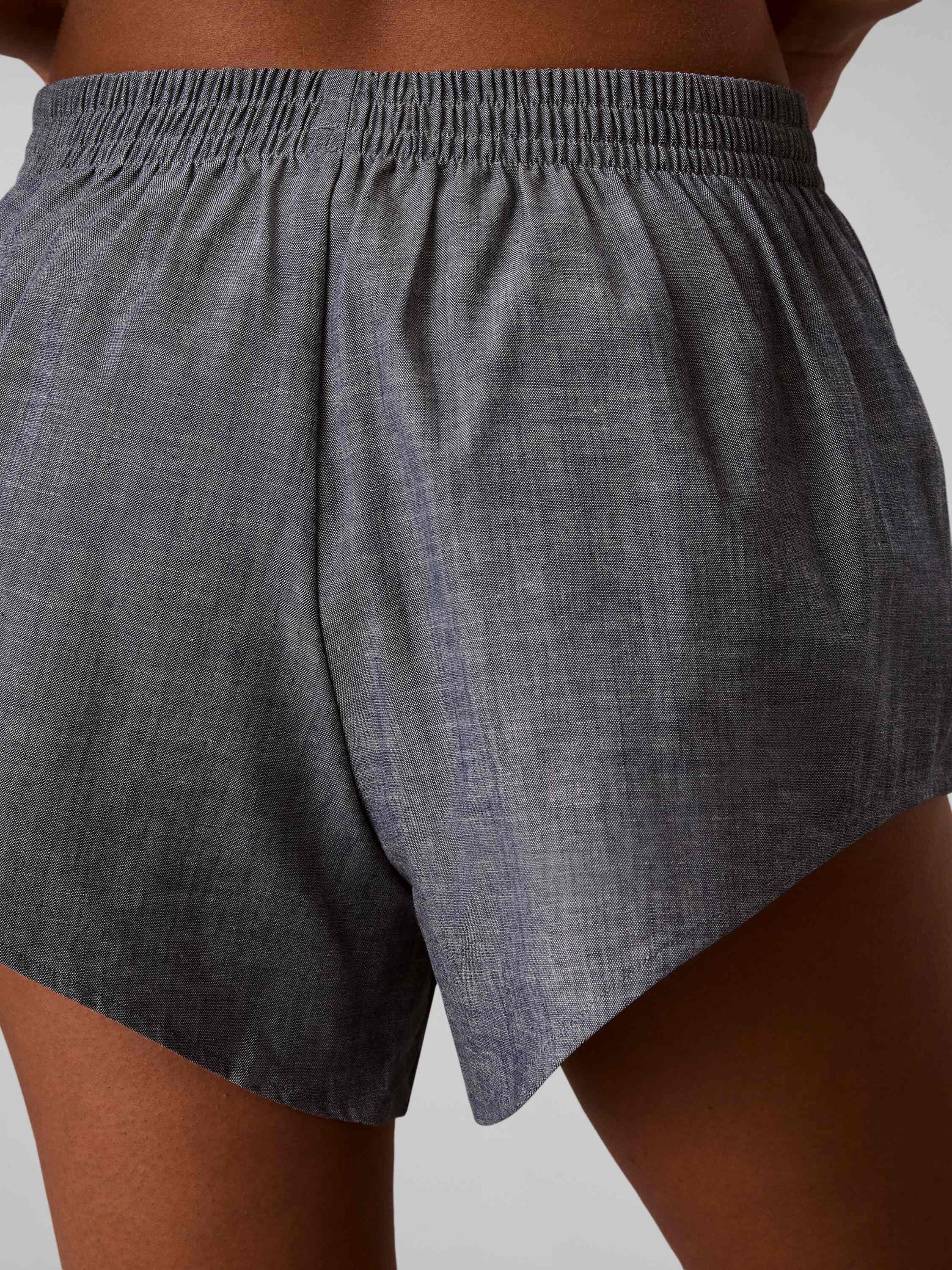 SHORT- CHAMBRAY