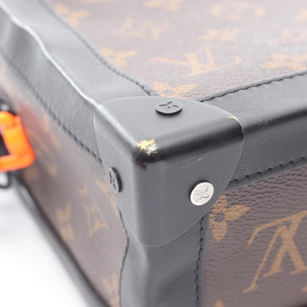 Louis Vuitton Shoulder Bags