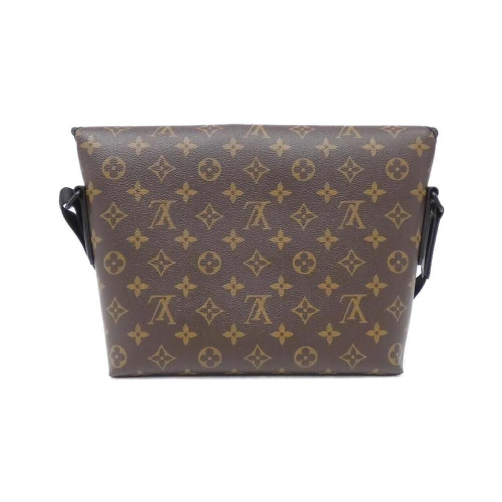 Louis Vuitton Shoulder Bags