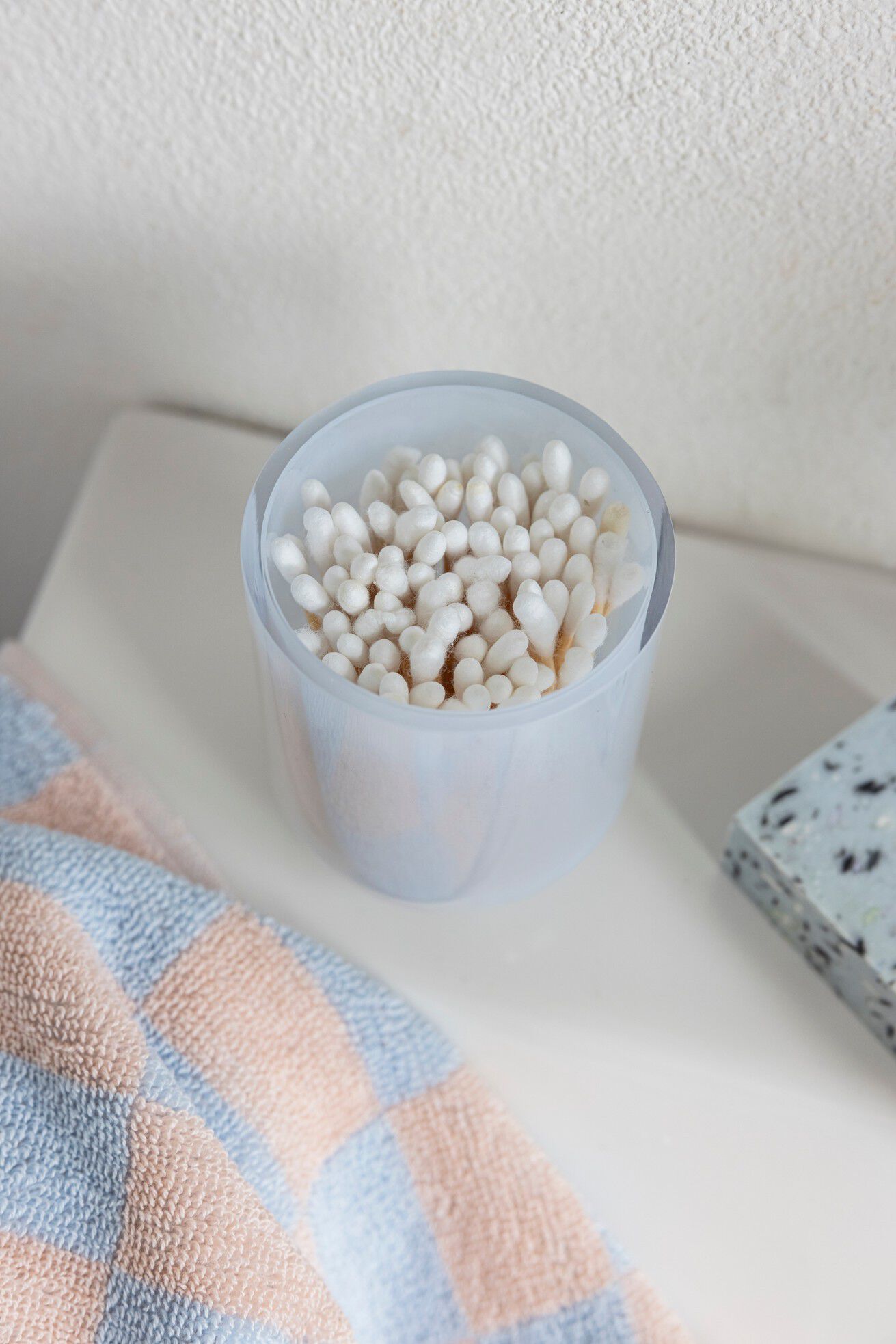 OPAL toothbrush holder