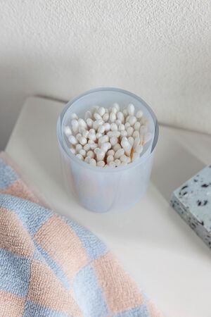 OPAL toothbrush holder