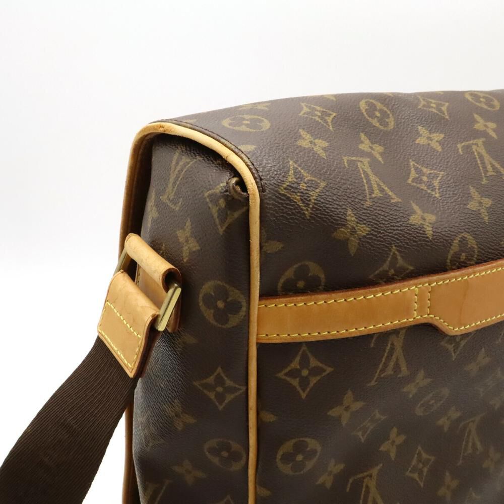 Louis Vuitton Shoulder Bags