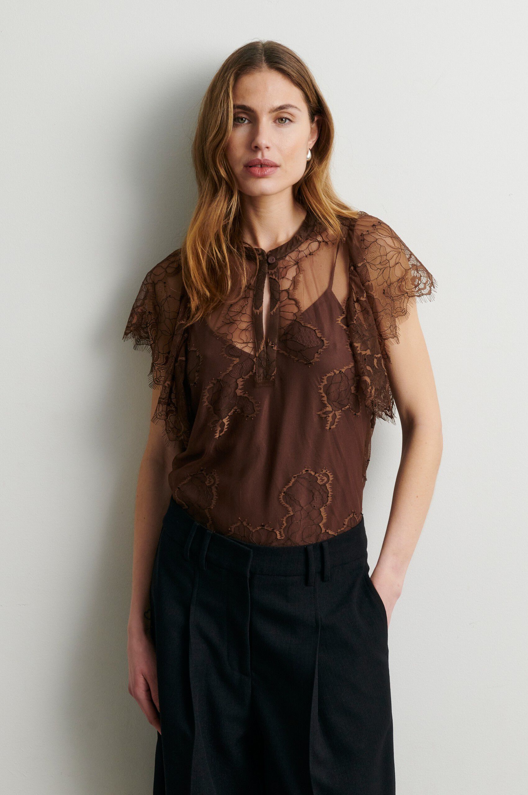 Wila Lace Blouse