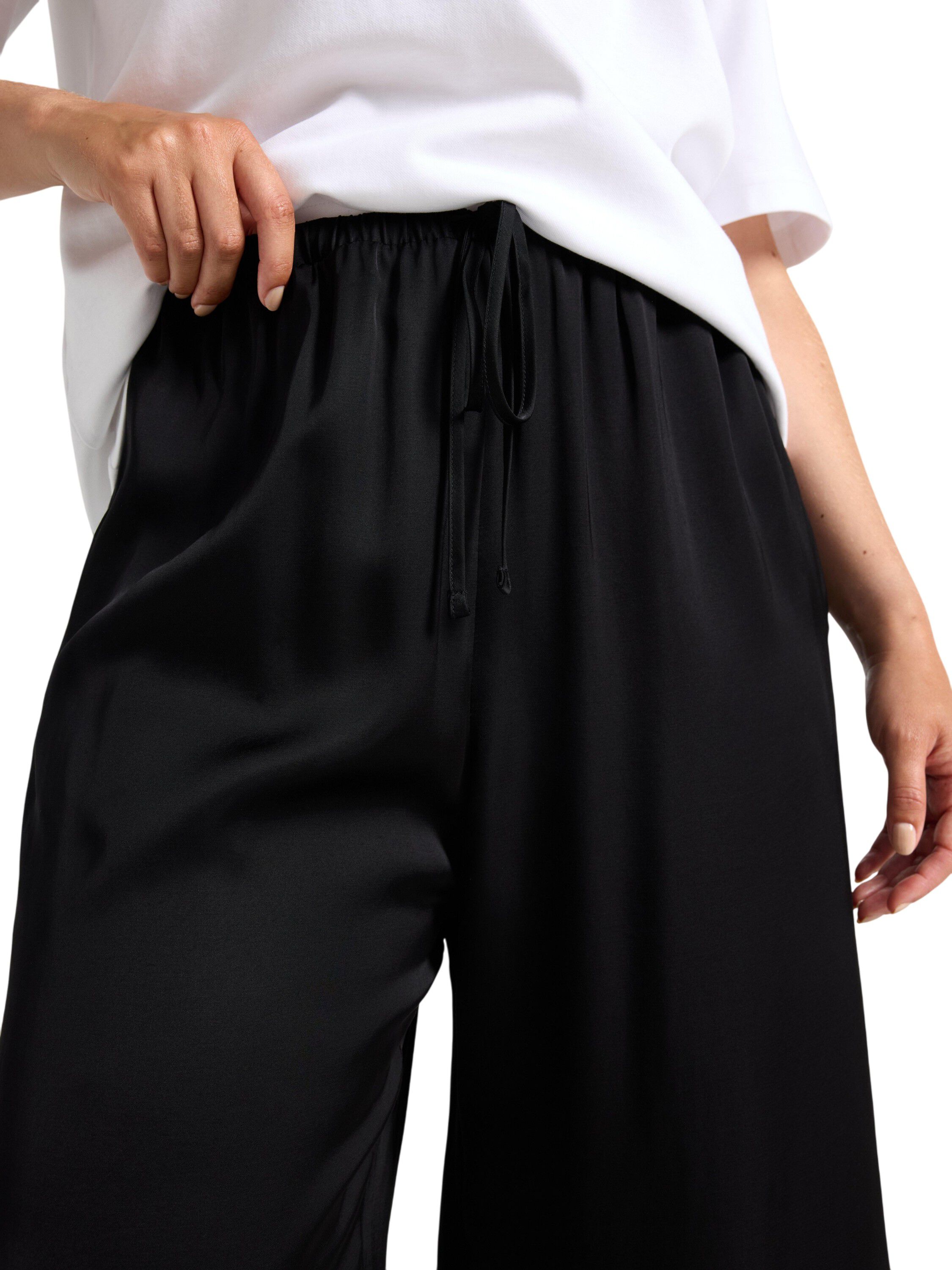 Myk bukse i sateng med ekstra vide