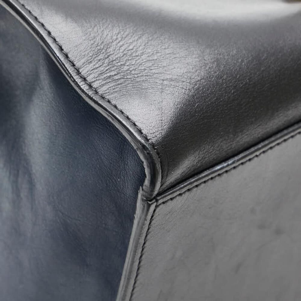 C&eacute;line Trapeze