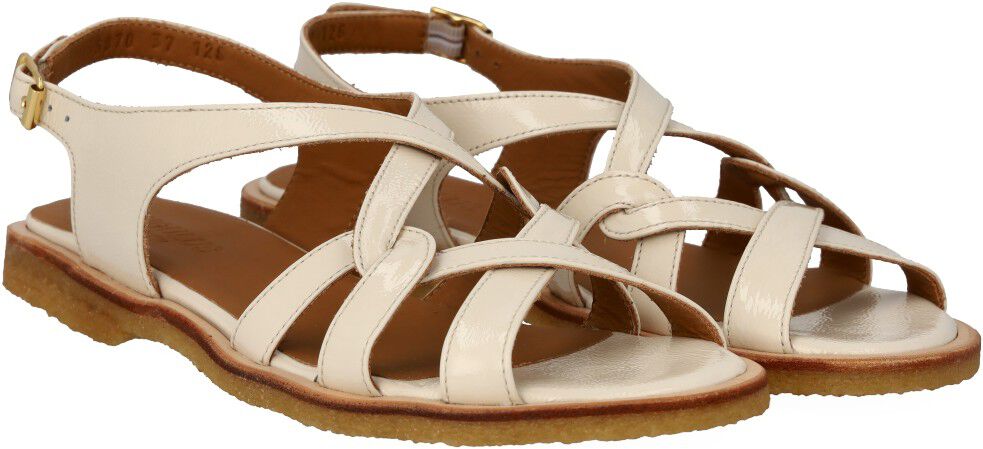 Sandal med remdetaljer