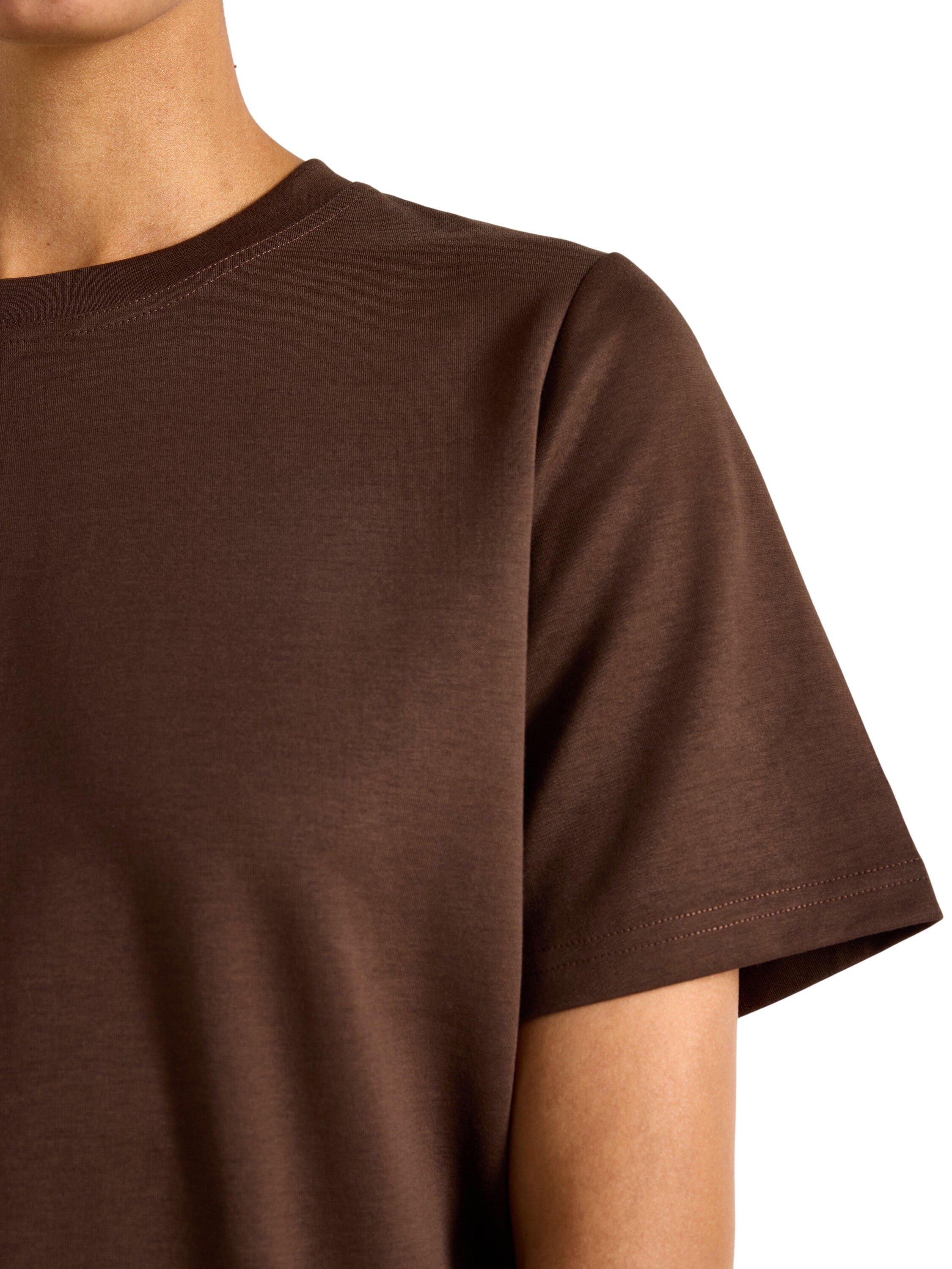 Kortermet t-skjorte i litt kraftige