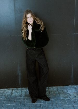 Low-rise barrel jeans