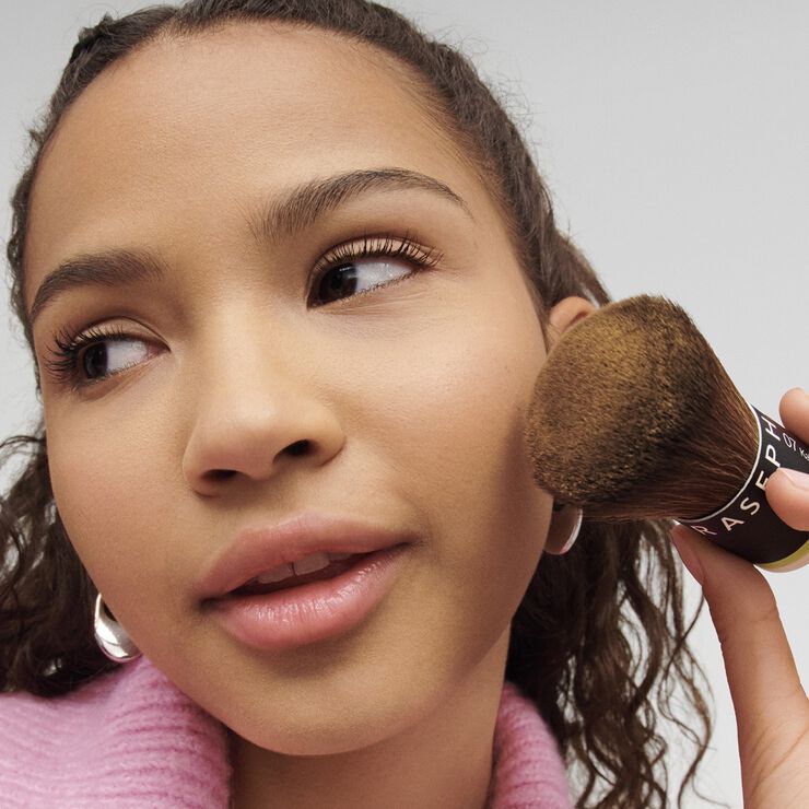 07 Kabuki brush - Intuitiv applicering med perfekt finish