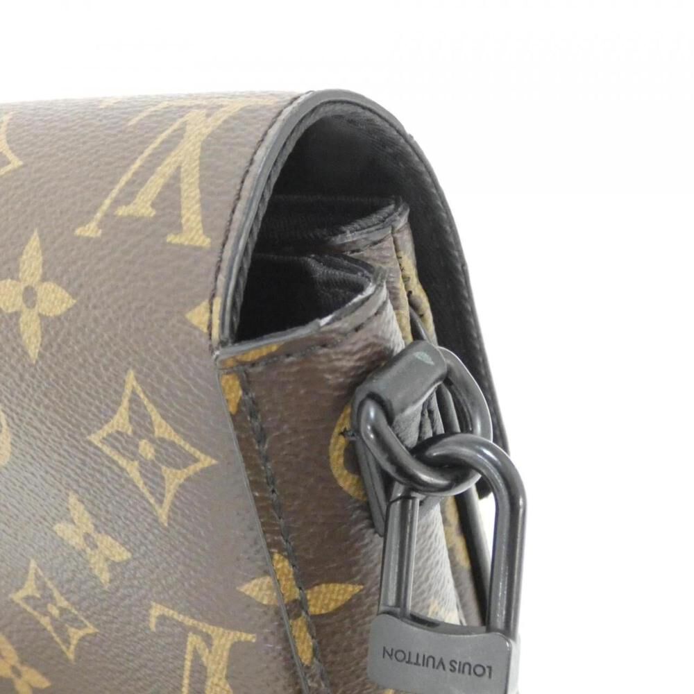 Louis Vuitton Shoulder Bags