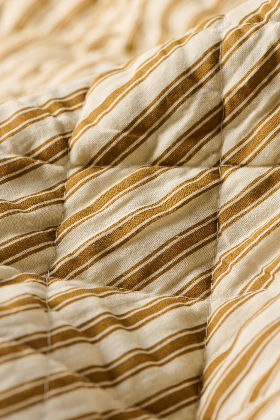 Quilt sand m/ochre green striber