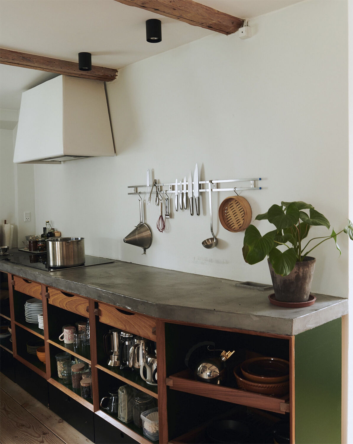 Magnetic Rack 40 cm + hooks