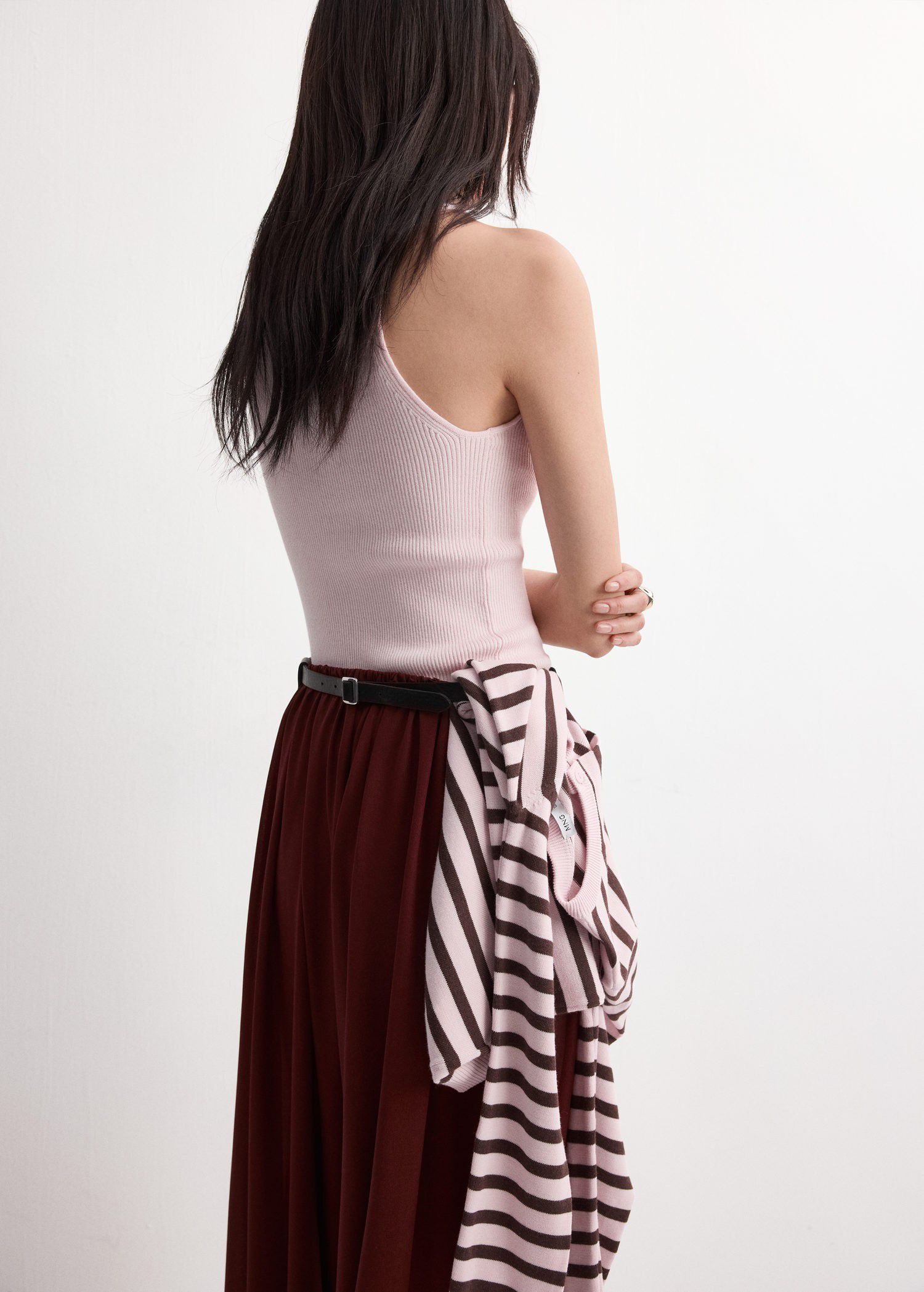 Fitted fine-knit top