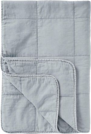 Vintage quilt cornflower