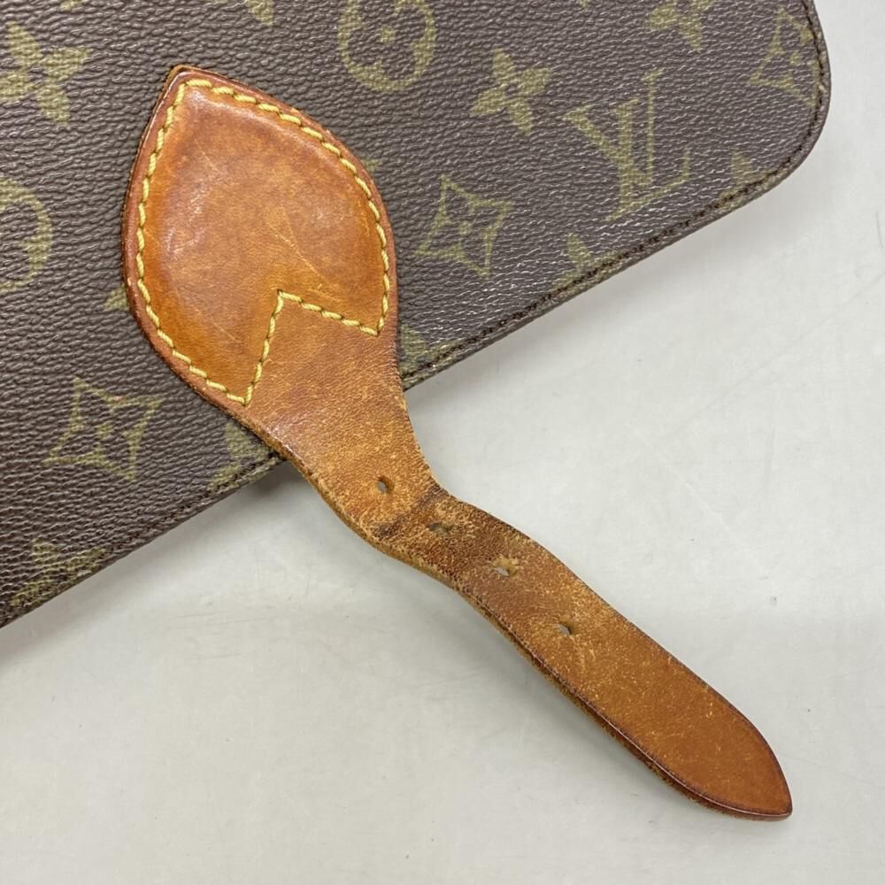 Louis Vuitton Shoulder Bags