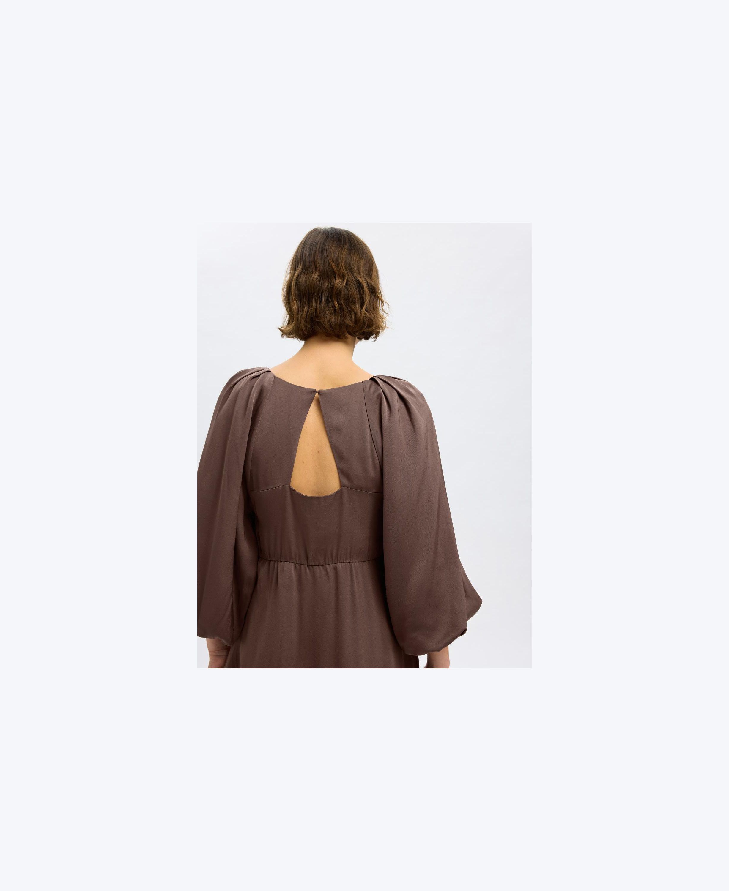 SLFLAURINA 3/4 SHORT OPEN BACK DRES