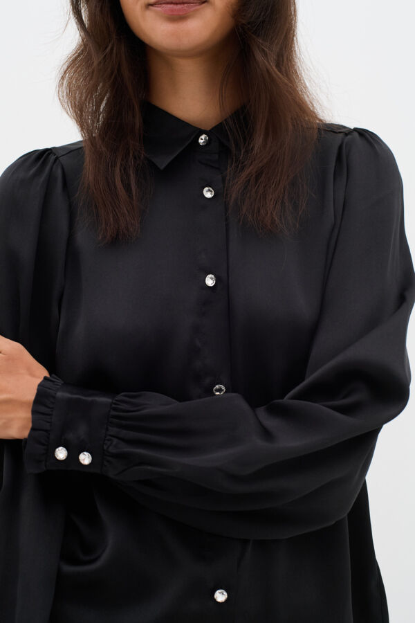 LarinaIW Shirt Premium