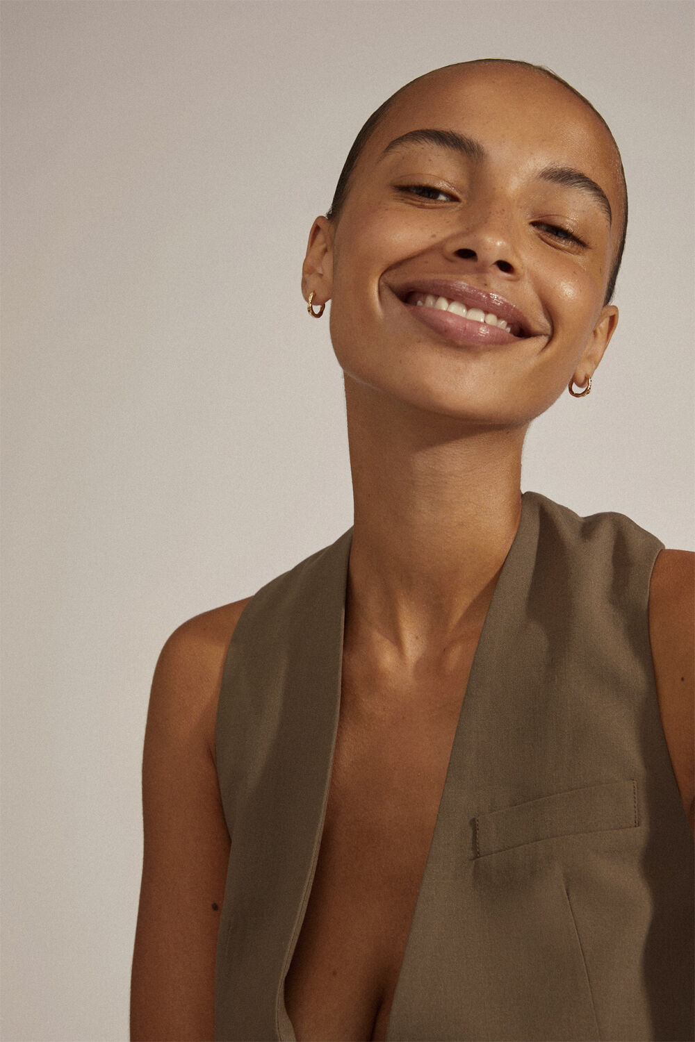 EDDY recycled organic shaped small hoops gold-plated