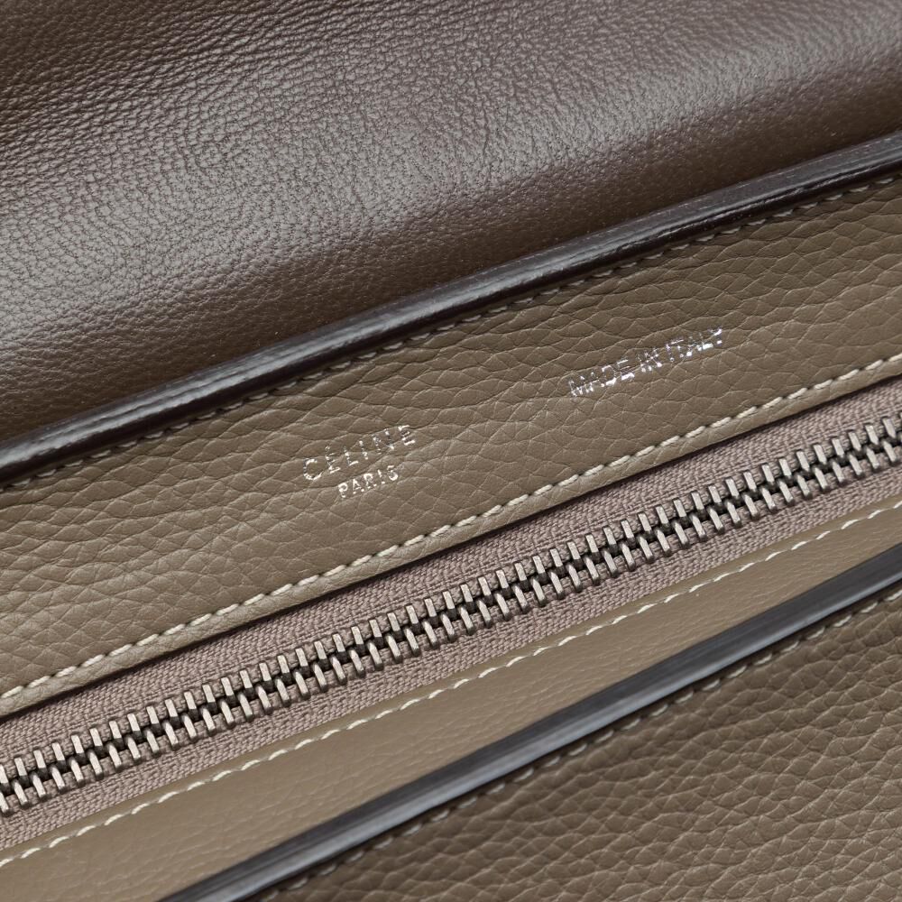 C&eacute;line Trapeze