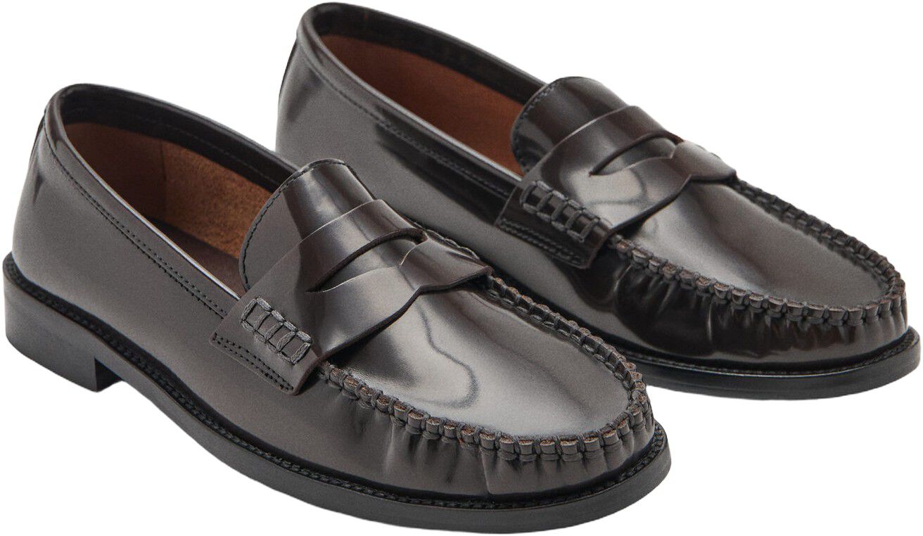 Gathered leather moccasin