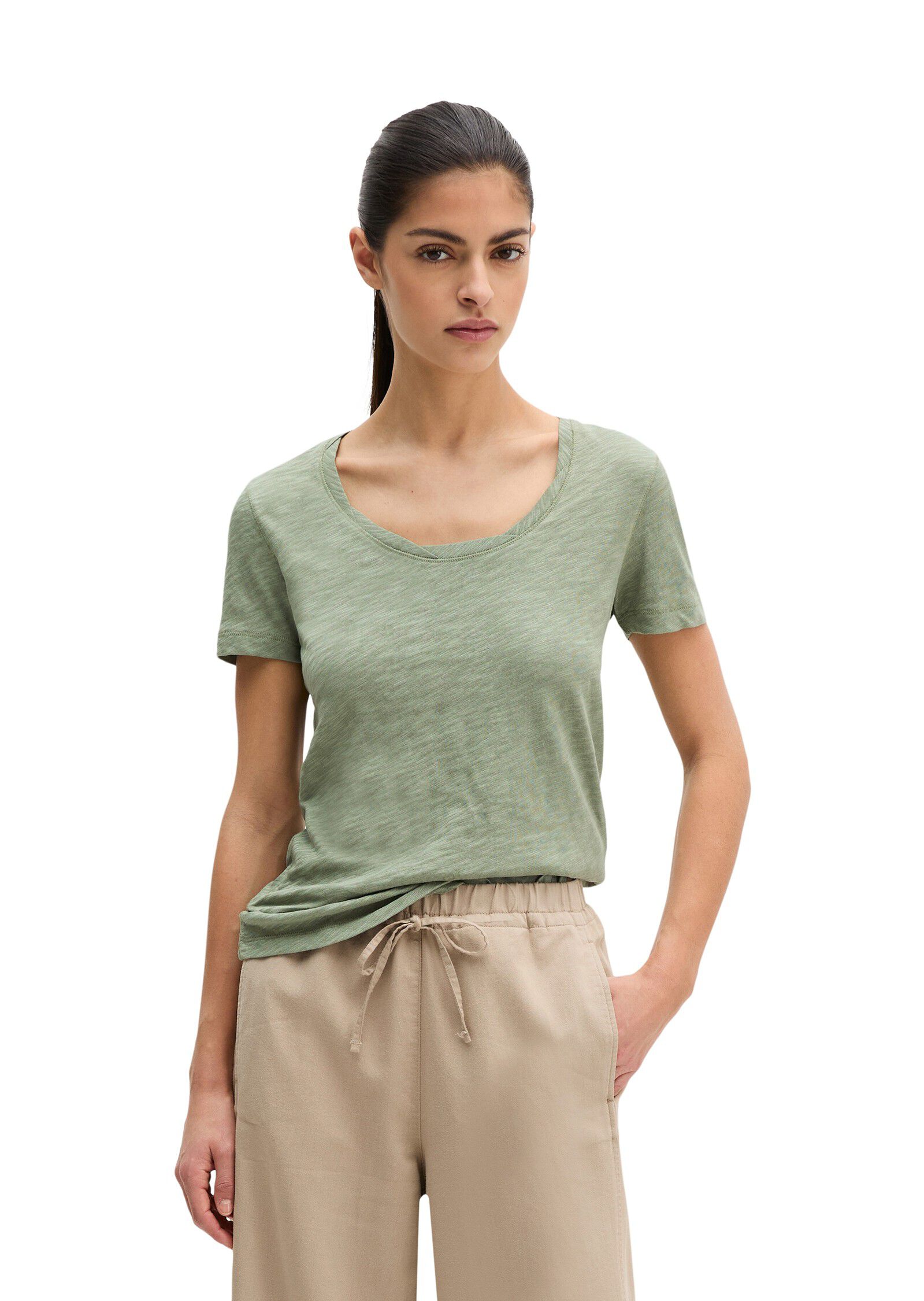 T-shirt, deep round neck twisted