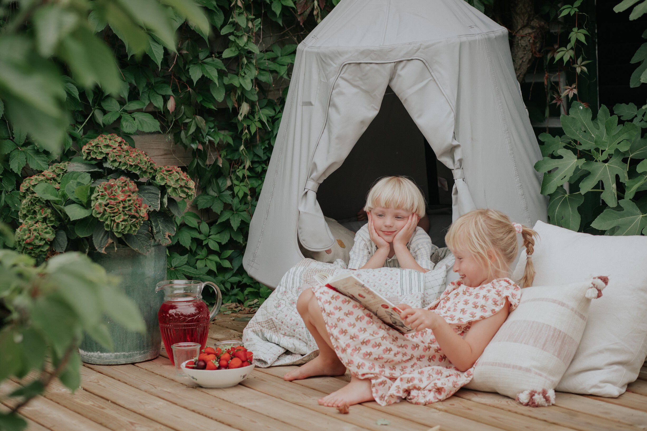 Krea Hangout Deluxe Tent