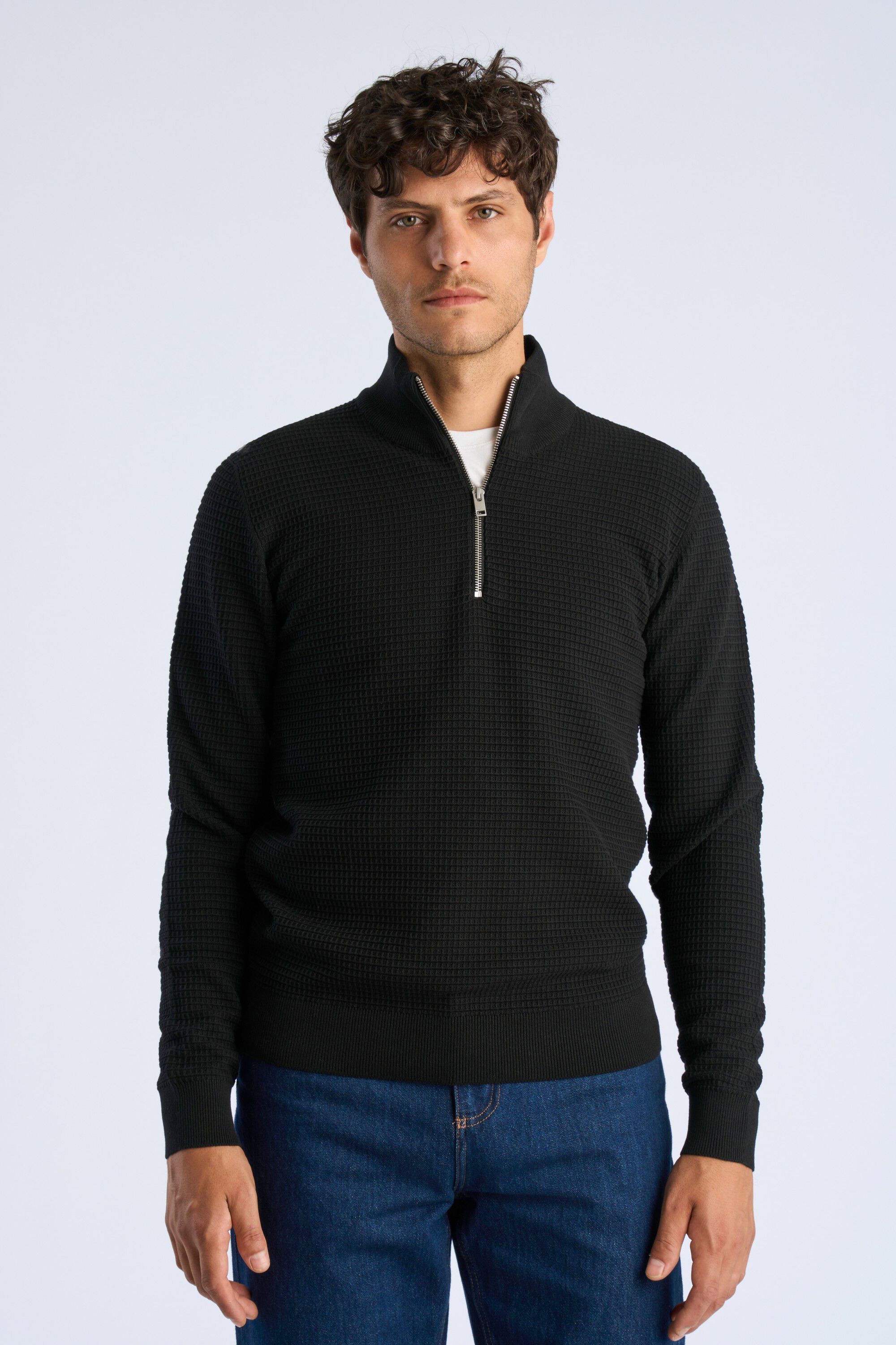 Structure half zip
