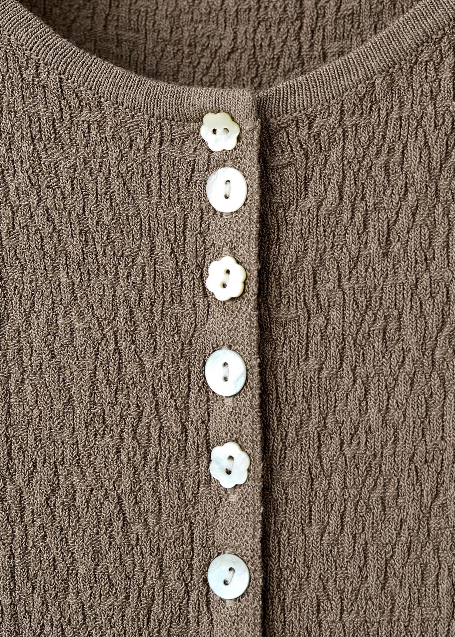 Plain button top
