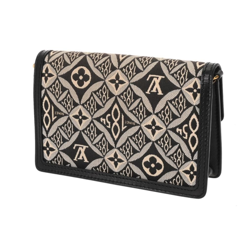 Louis Vuitton Dauphine