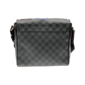 Louis Vuitton District