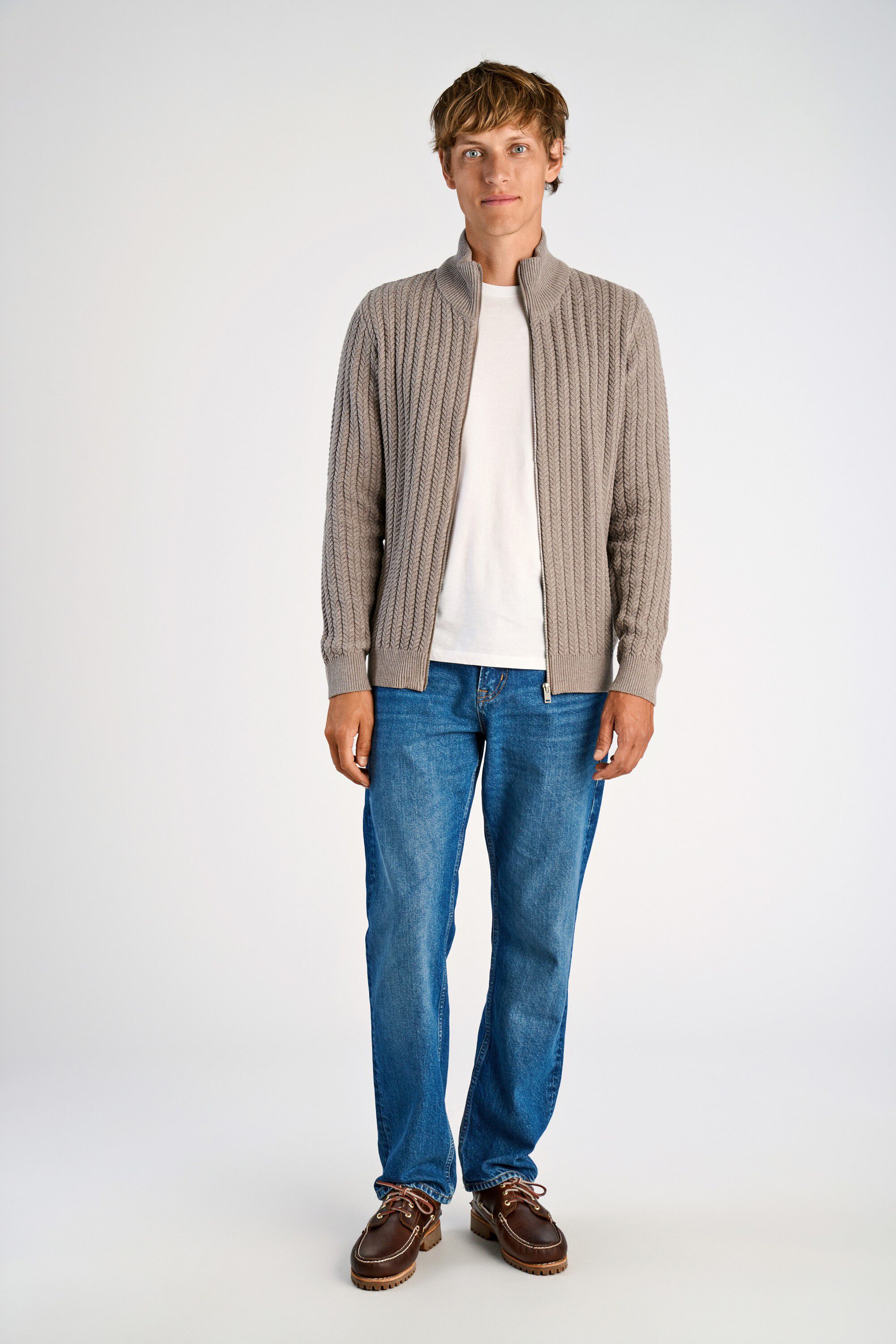 Recycle cabel knit zip cardiga