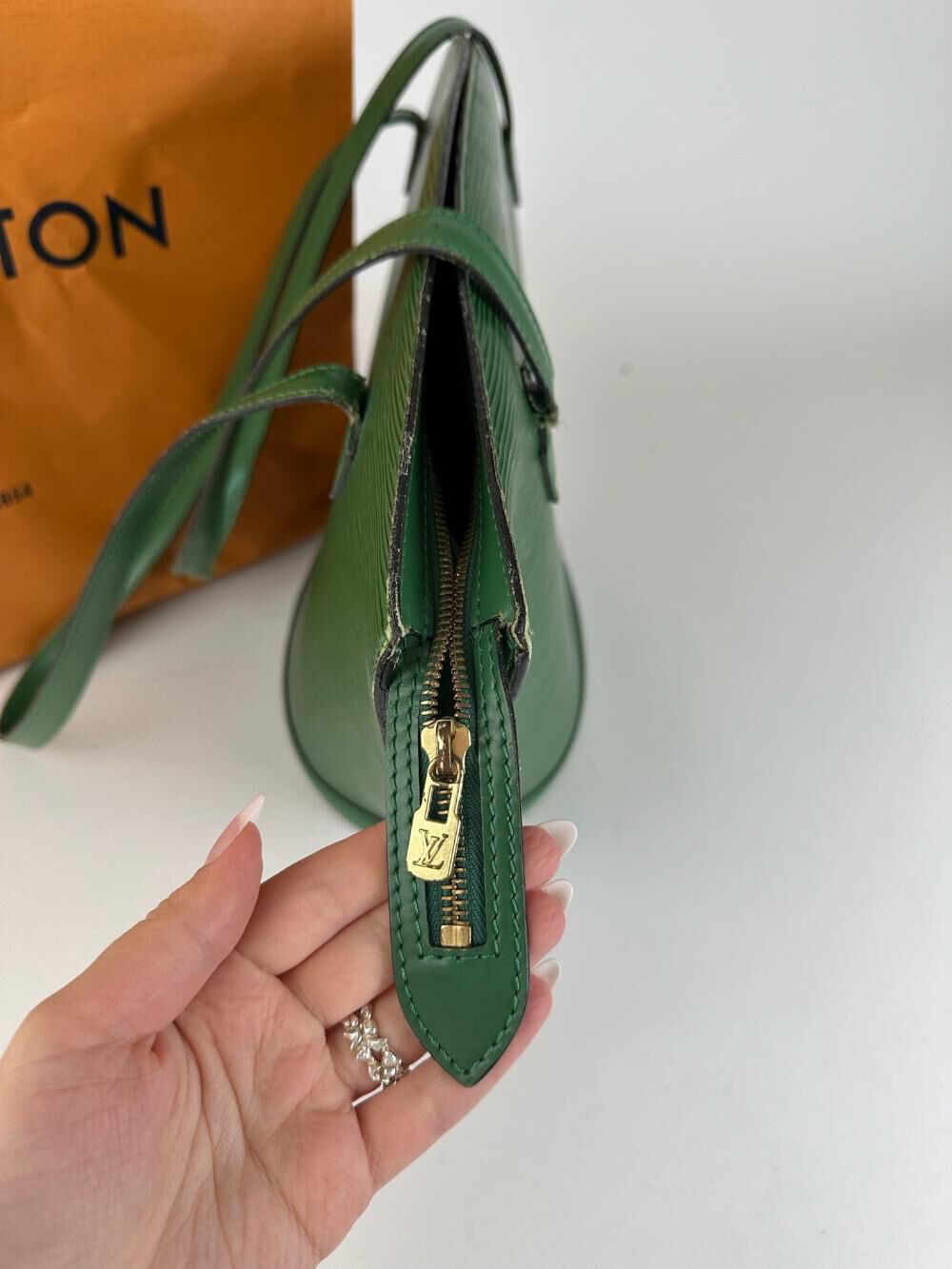 Louis Vuitton Shoulder Bags