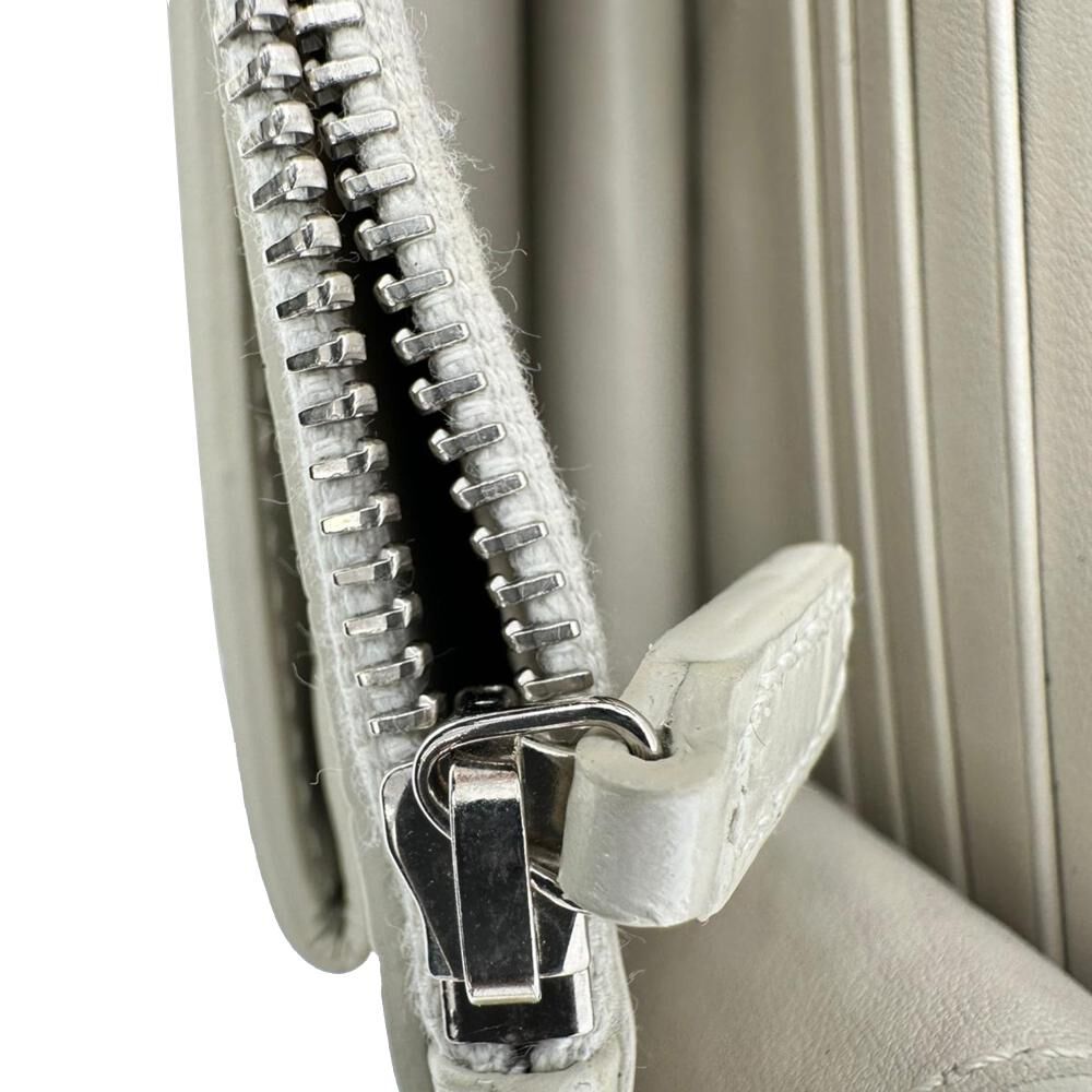 Yves Saint Laurent Shoulder Bag