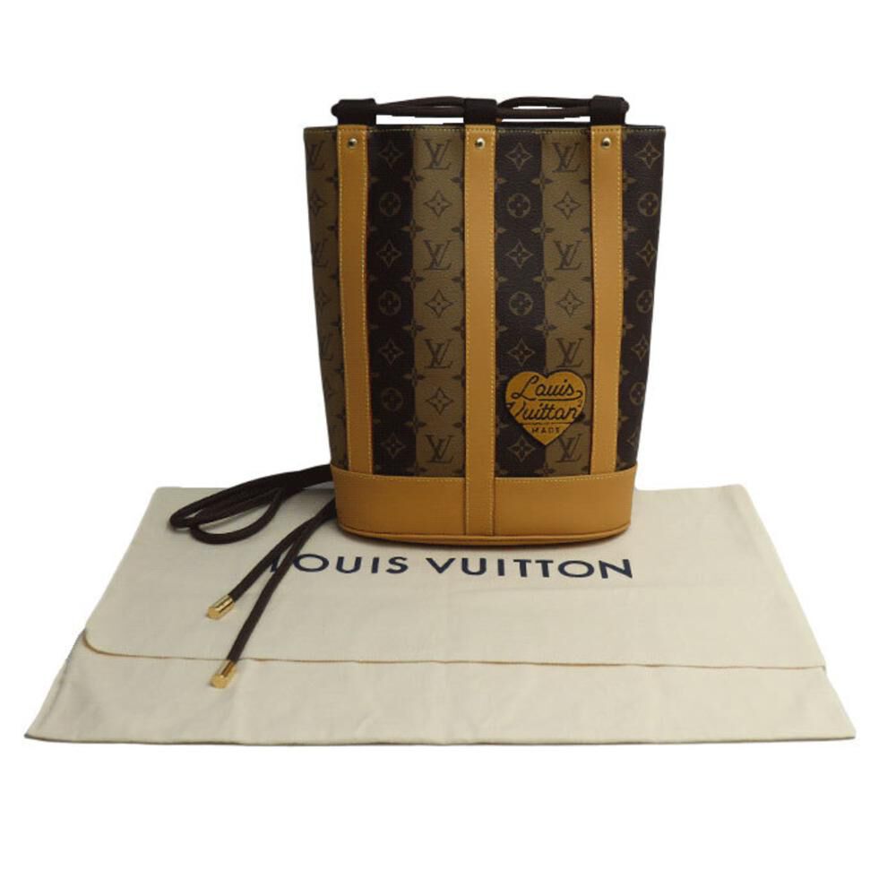 Louis Vuitton Shoulder Bags