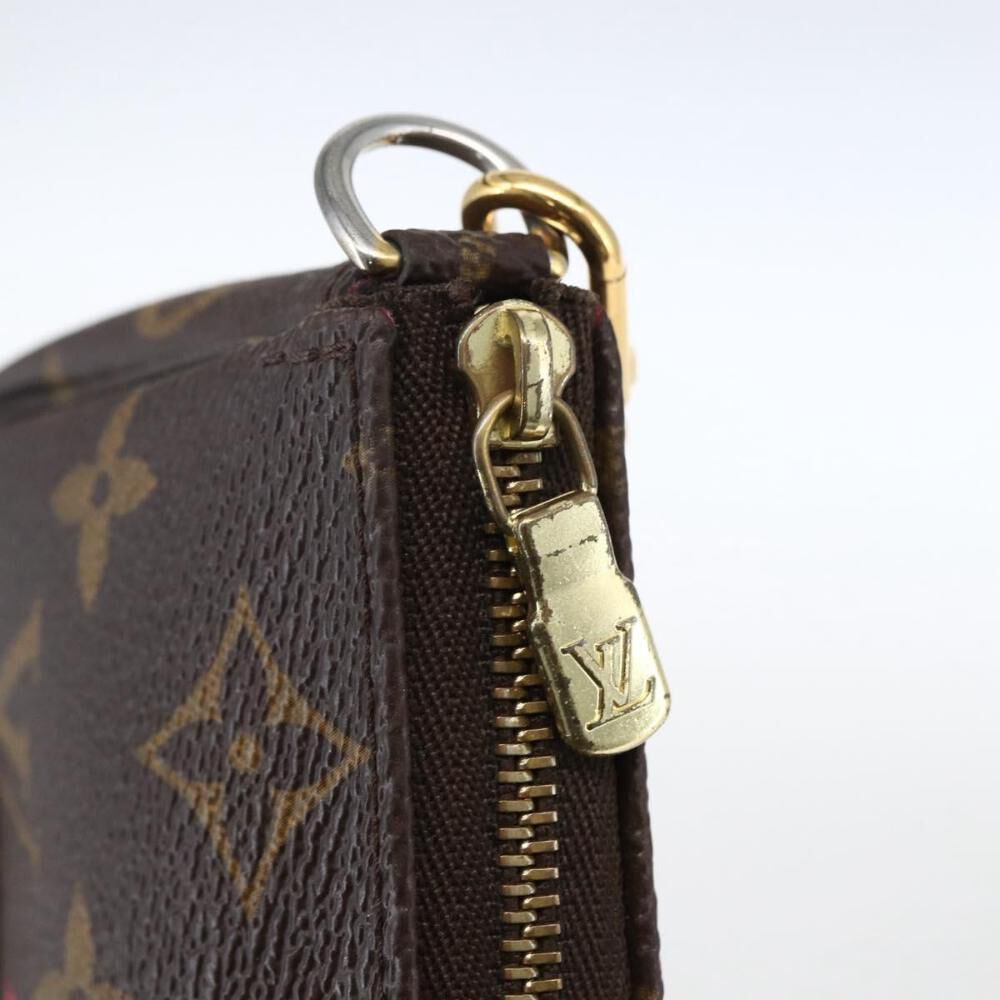 Louis Vuitton Pochette Accessoires