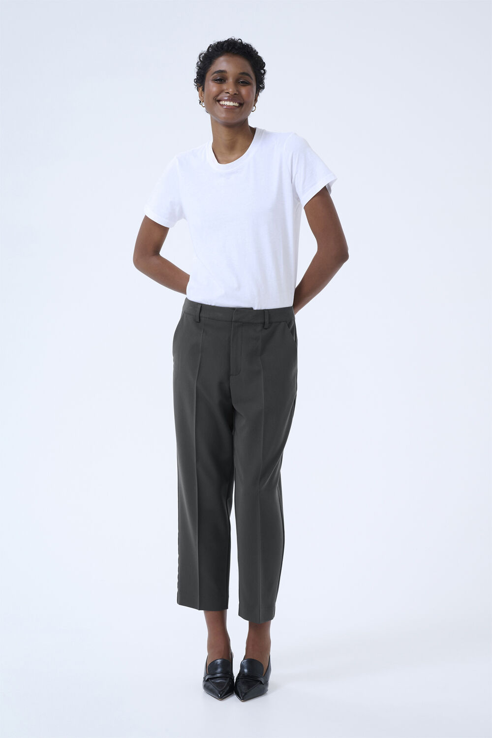KAsakura Cropped Zipper pants