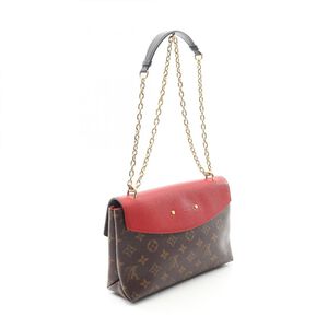 Louis Vuitton Shoulder Bags