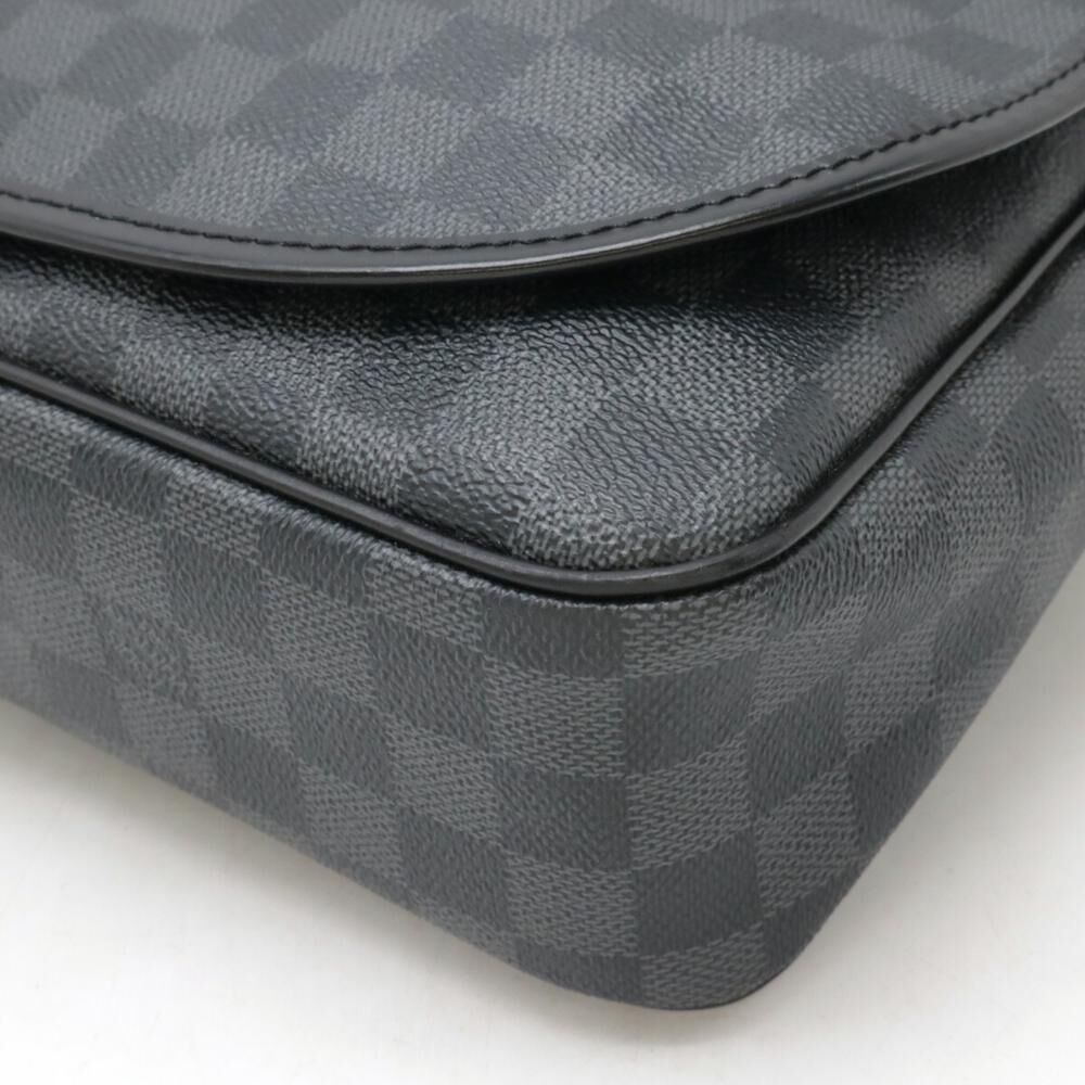Louis Vuitton Shoulder Bags
