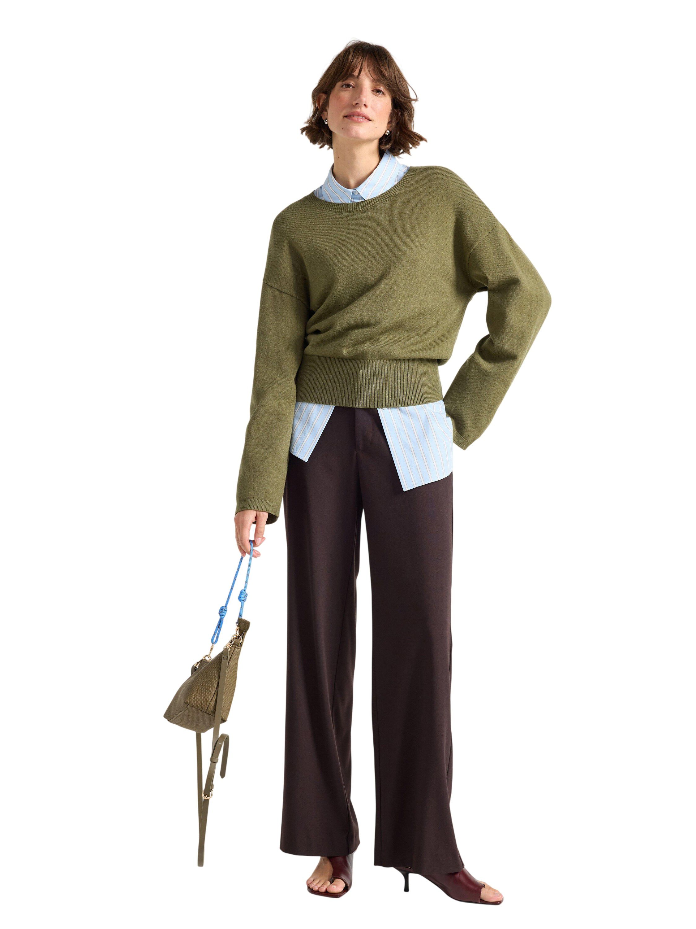 Strikket tr&oslash;je med en afslappet pas