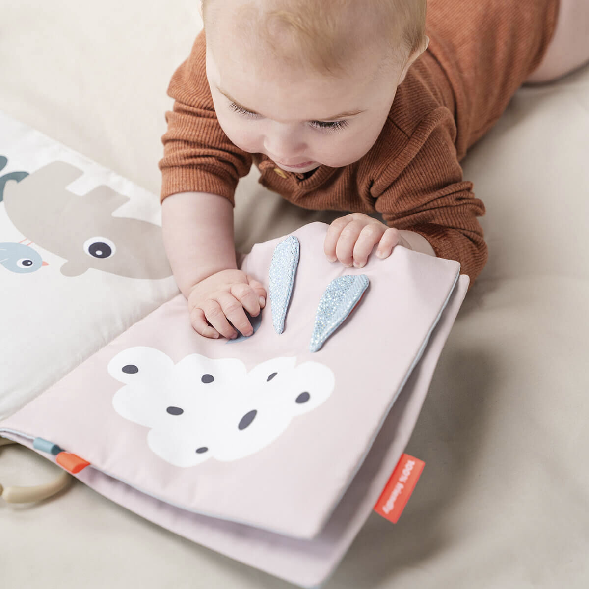 Tummy time stofbog Deer friends Farvemix