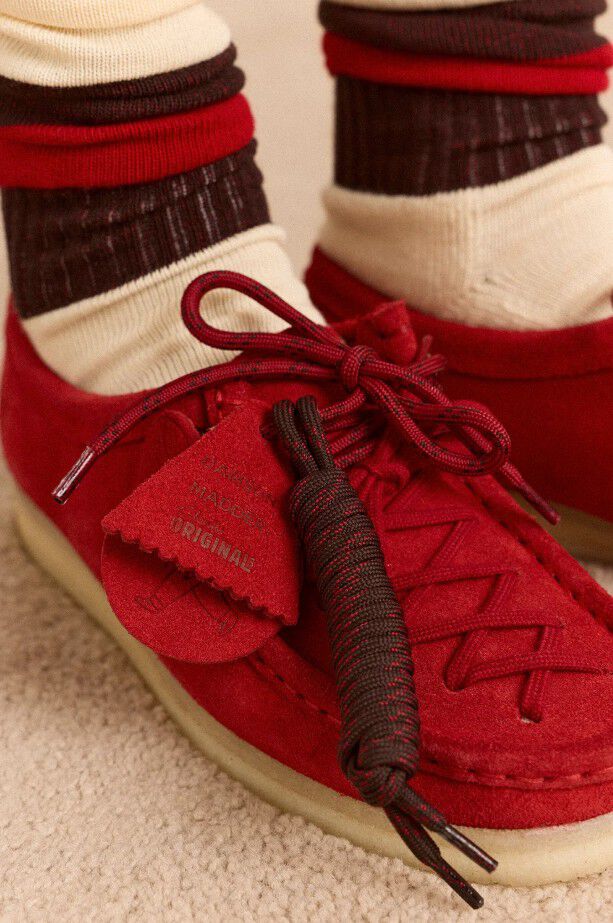 LACE UP WALLABEE