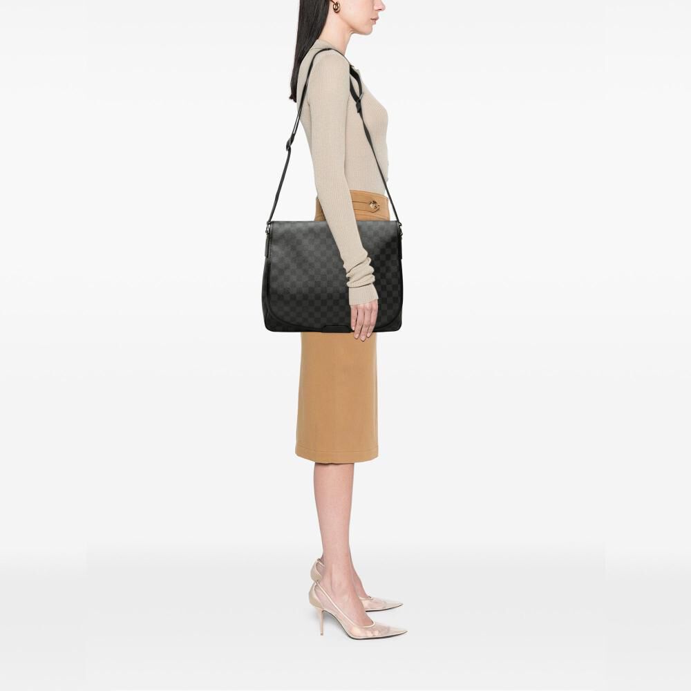 Louis Vuitton Shoulder Bags