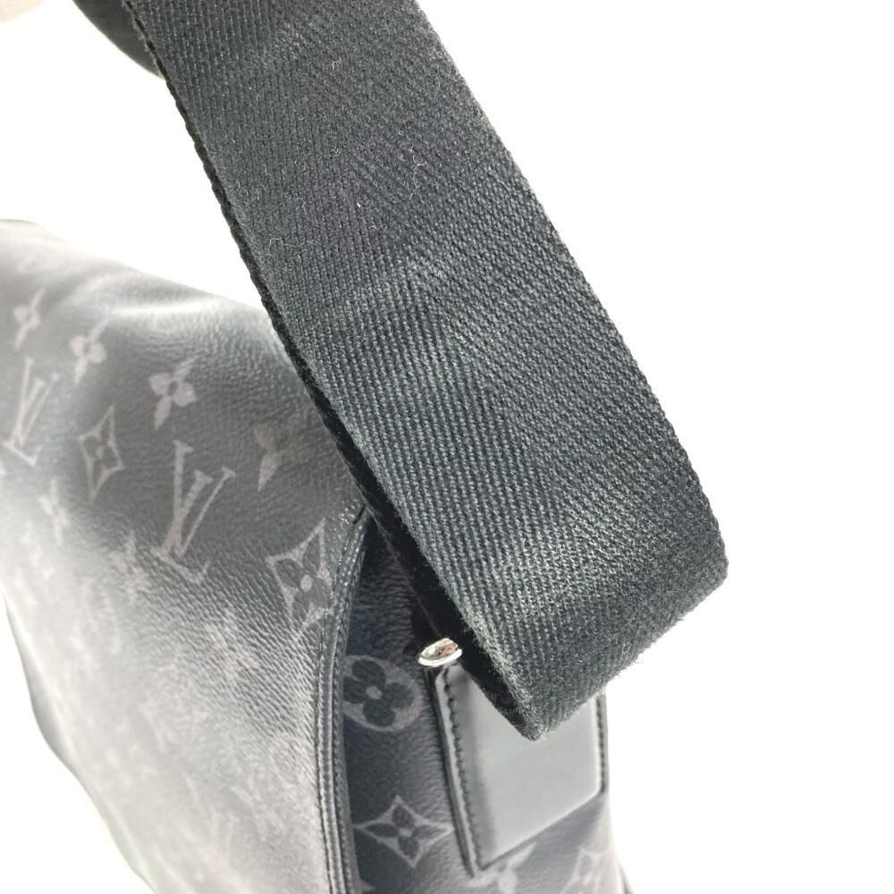 Louis Vuitton Messenger