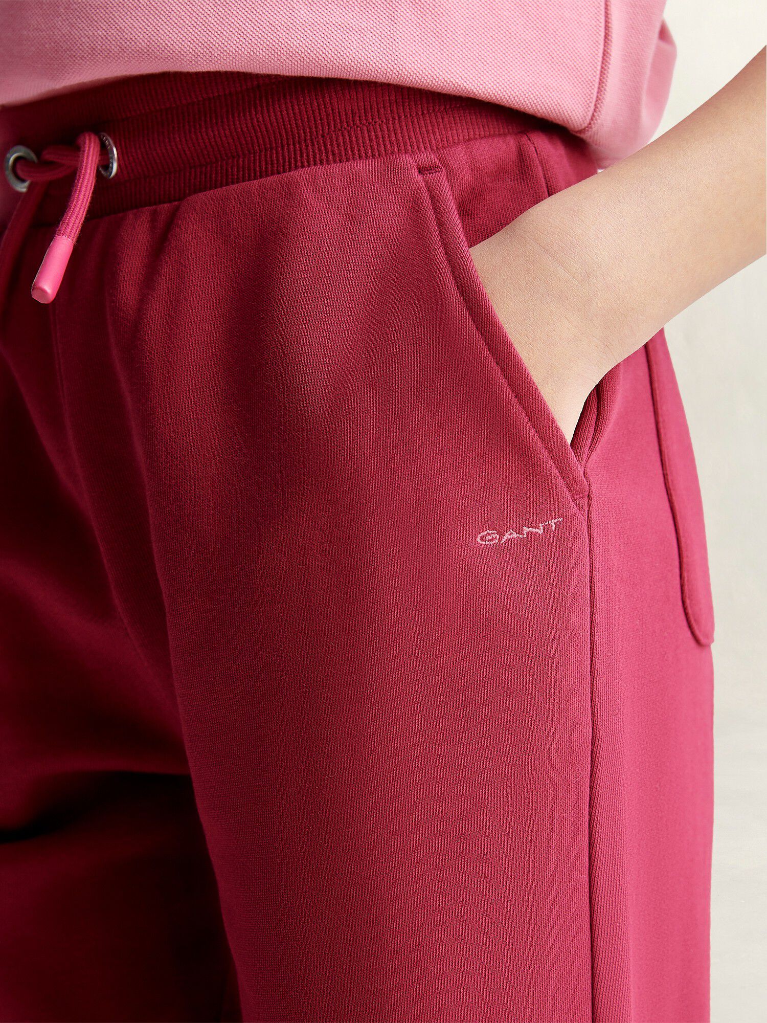 STRAIGHT LEG SWEATPANTS
