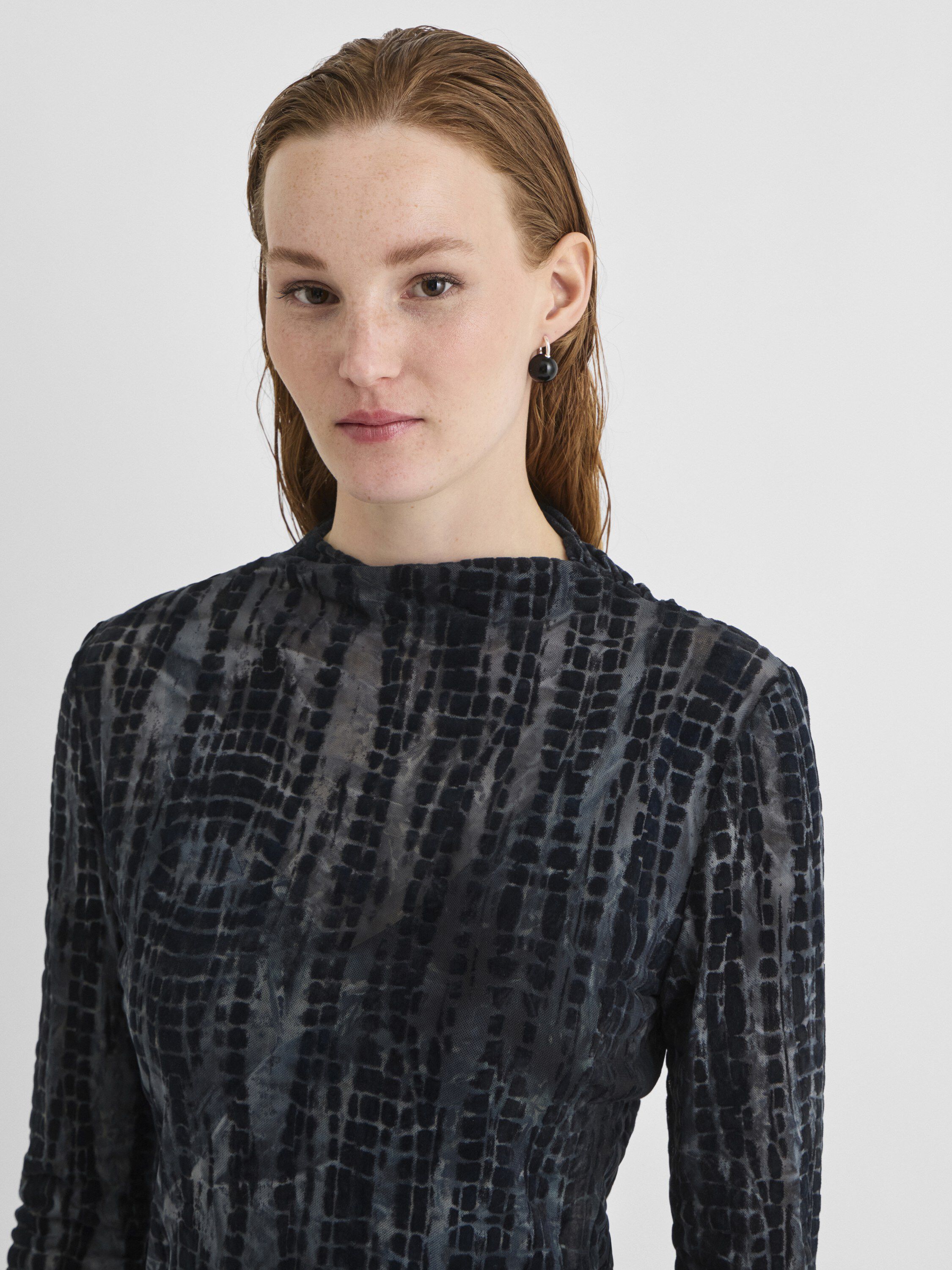 Rouasra L/S Mock Neck Top
