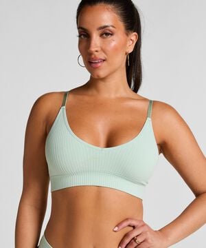 Dianne Bralette