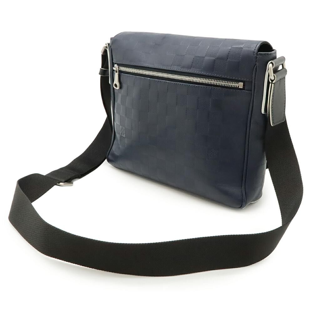 Louis Vuitton District