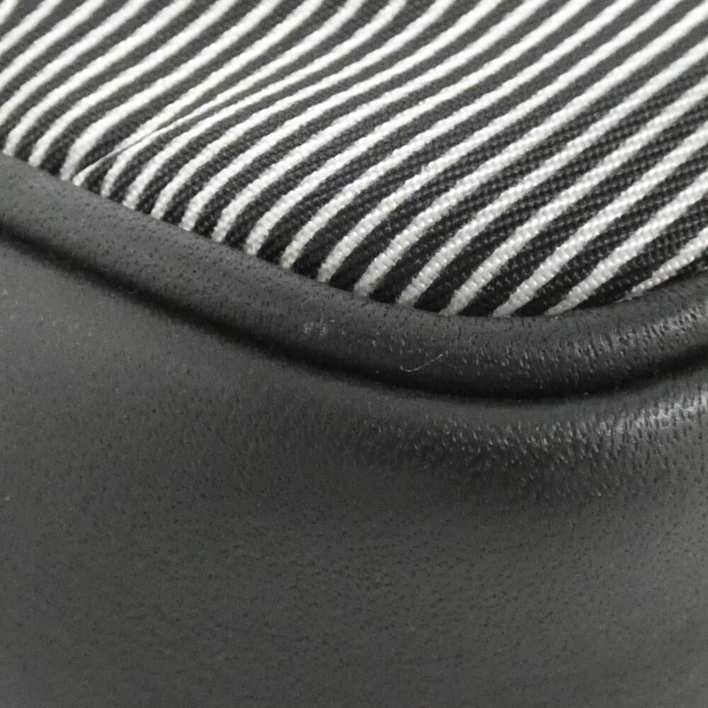 Louis Vuitton Messenger