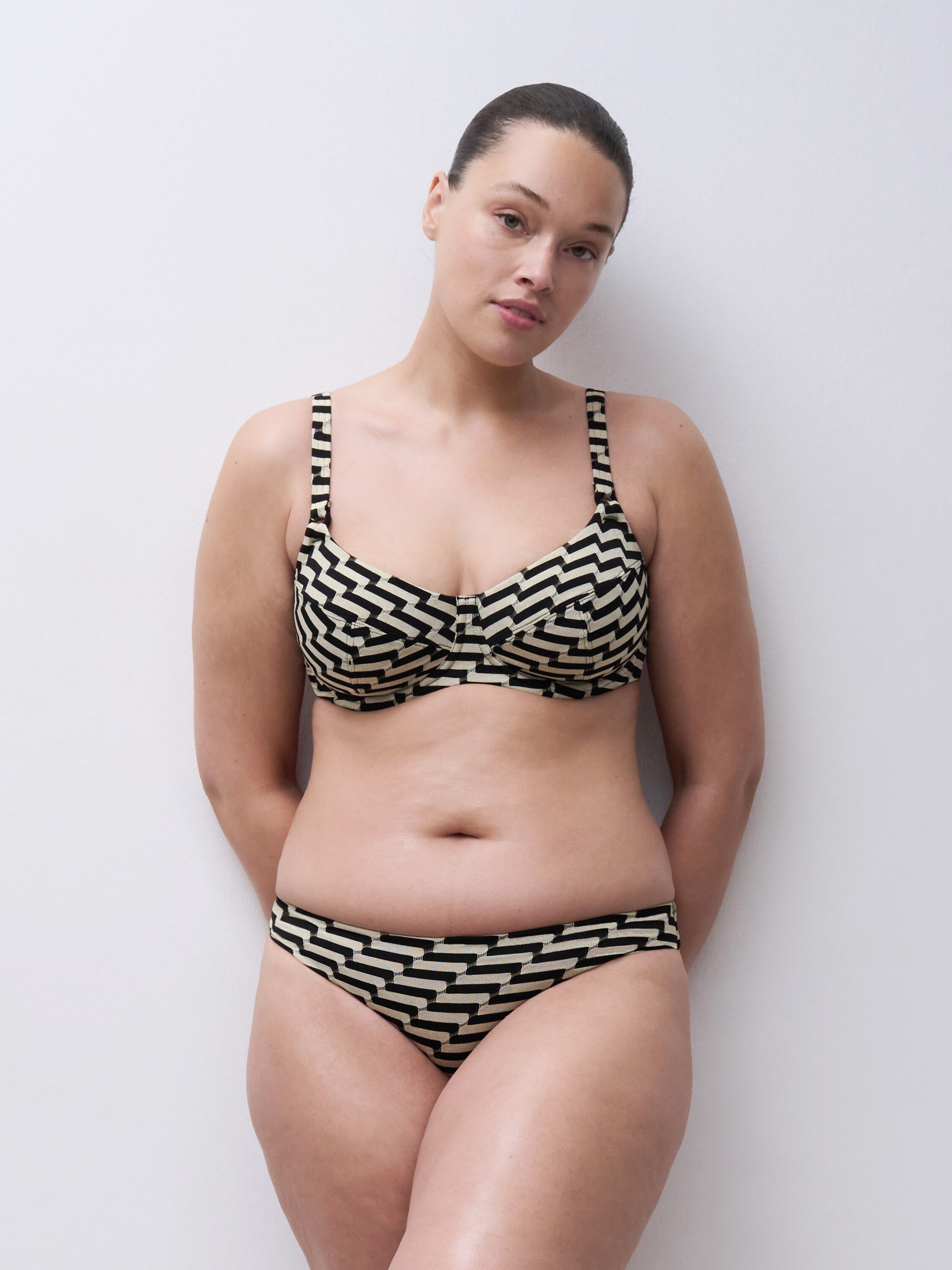 SW BRA UNDERW. COVERING